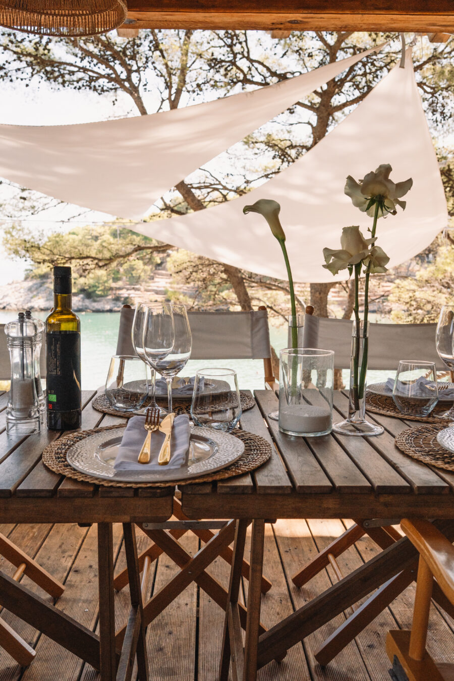 Mina restaurant & Lounge bar 