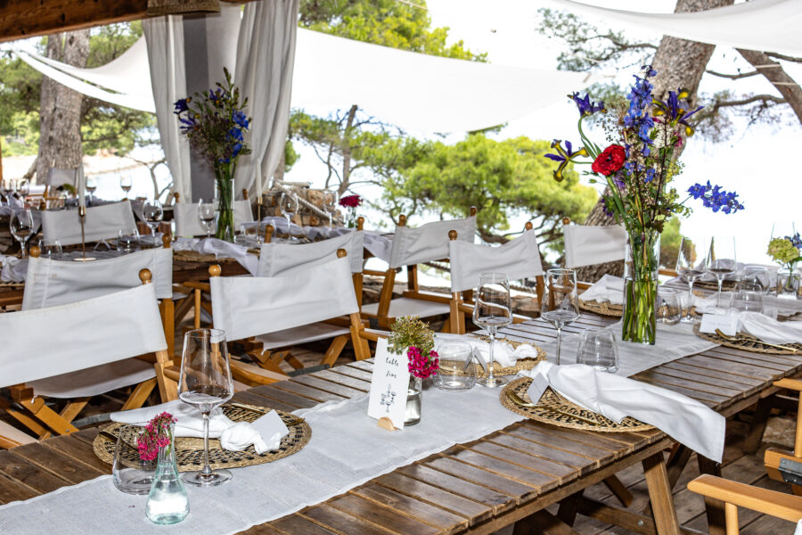 Mina restaurant & Lounge bar 