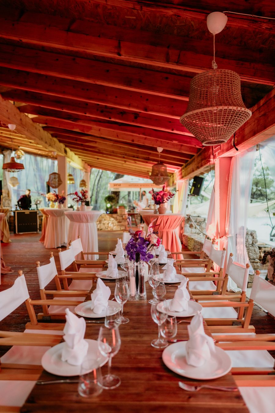 Mina restaurant & Lounge bar 