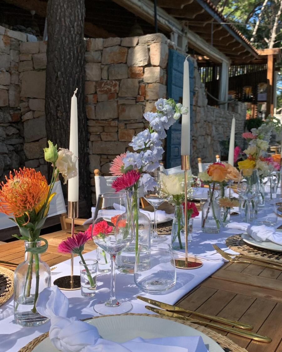 Mina restaurant & Lounge bar 