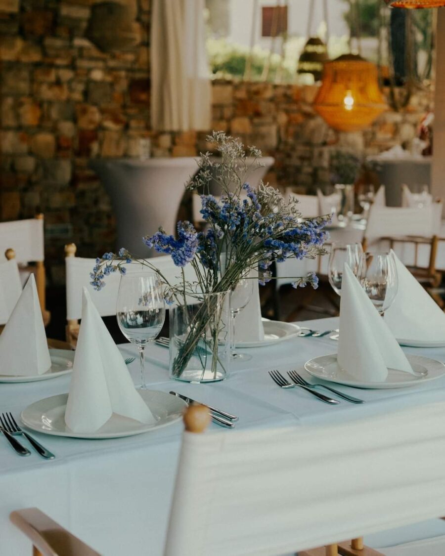 Mina restaurant & Lounge bar 