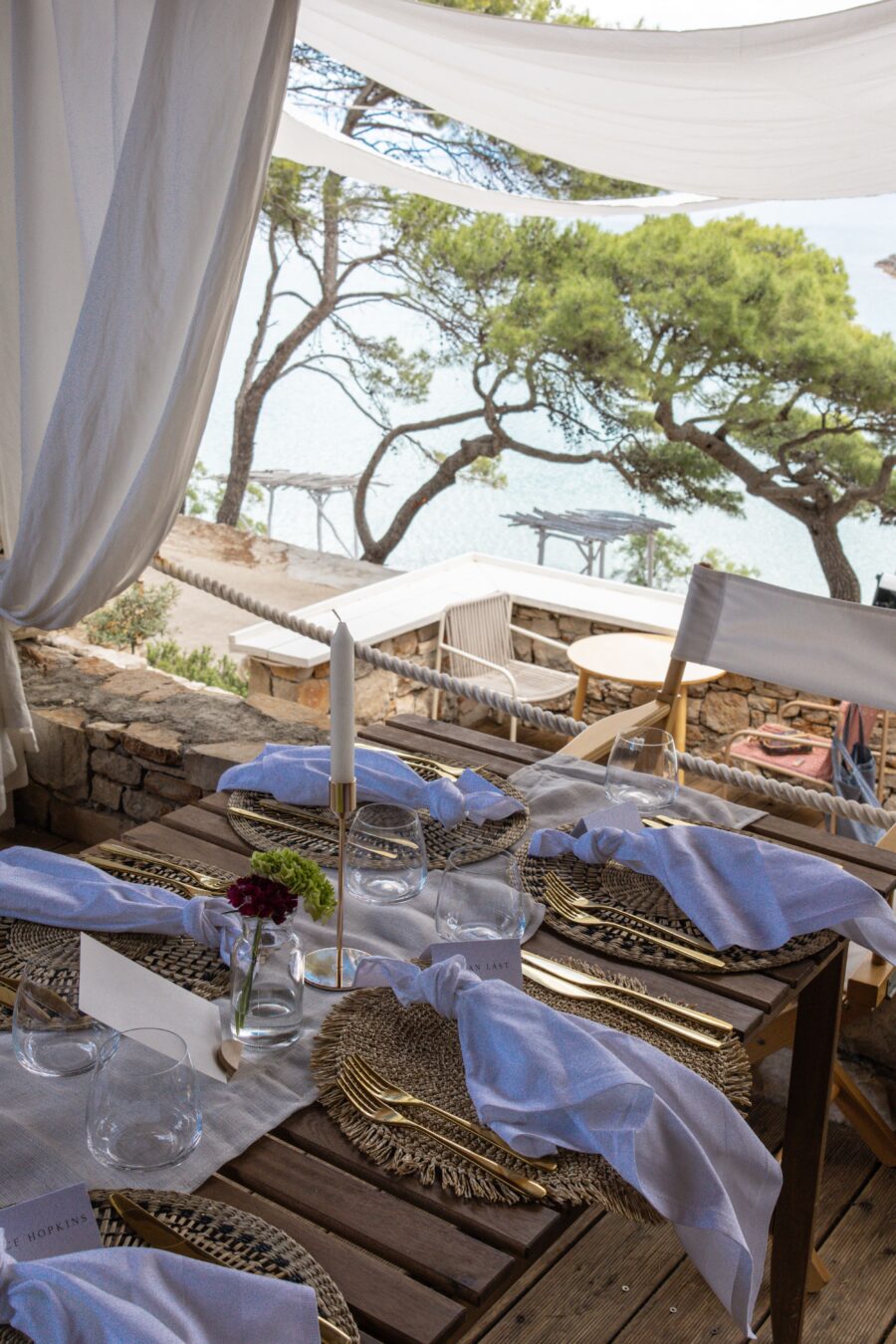 Mina restaurant & Lounge bar 